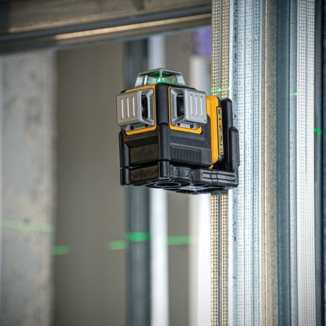 DEWALT 12V MAX Laser Level, Green Line Laser, 3-Way, 360 Degree Professional Laser, Cordless/Rechargeable (DWO89LG)