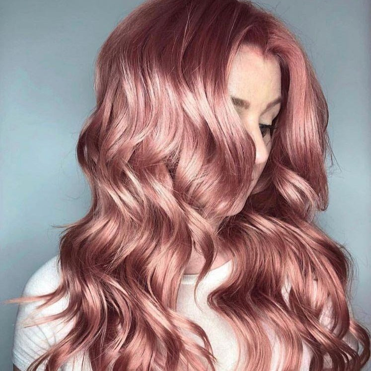 Pink wavy wig